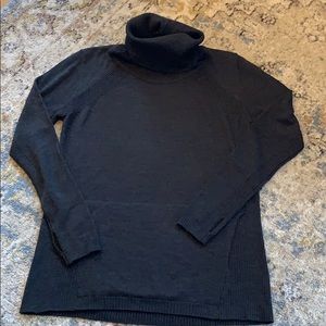 Lululemon turtleneck sweater size 10 EUC